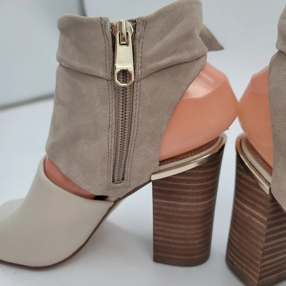 Louise et Cie Lo- Katlin 5.5 M Bone Tan Gray Ankle Suede Leather Women Sandals - Picture 4 of 10